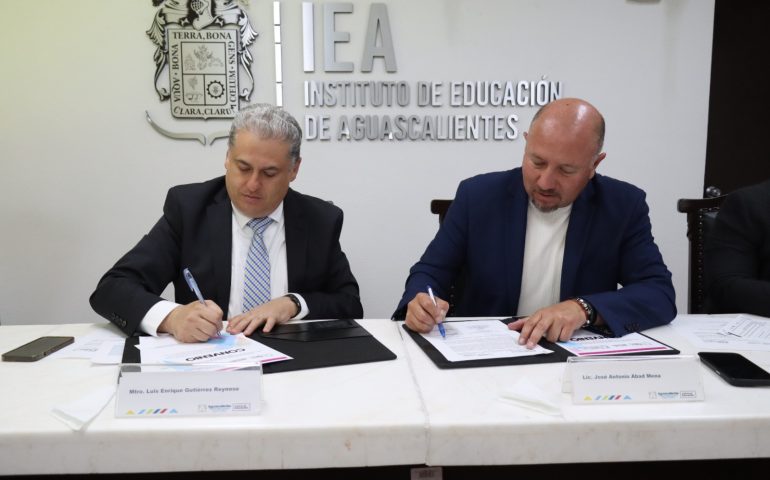 SE ENTREGARÁN LENTES DE ARMAZÓN Y APARATOS AUDITIVOS A ESTUDIANTES DE AGUASCALIENTES