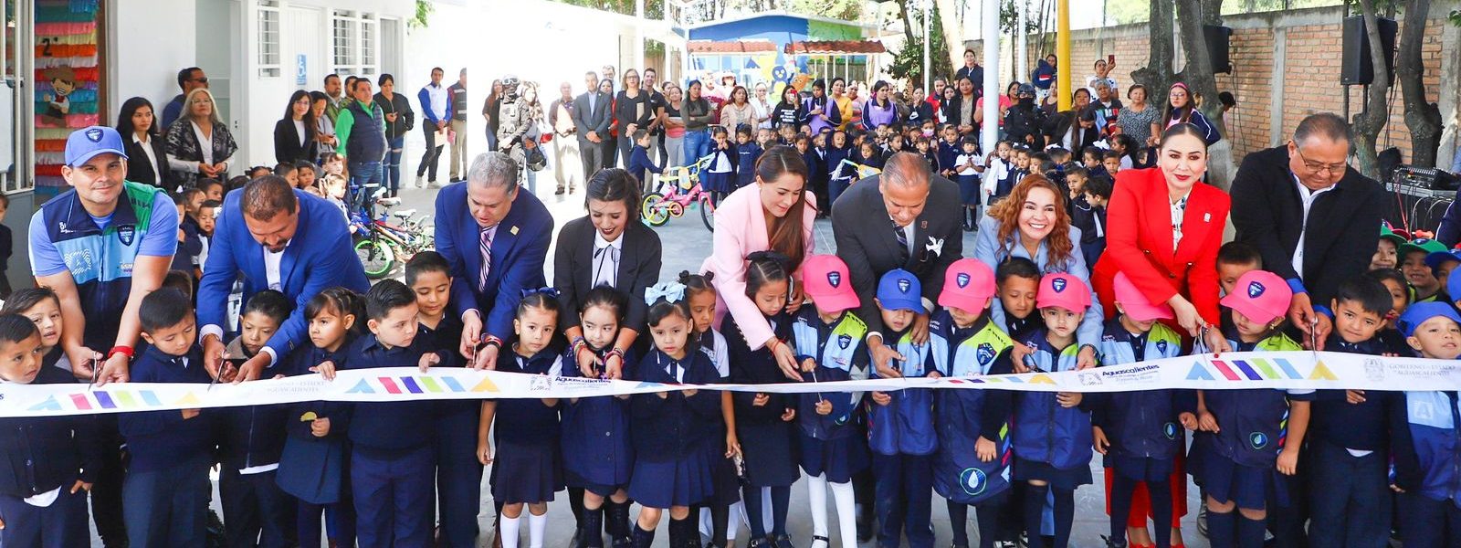 TERE JIMÉNEZ ENTREGA OBRAS EN EL JARDÍN DE NIÑOS SATURNINO HERRÁN EN SAN MIGUELITO, JESÚS MARÍA