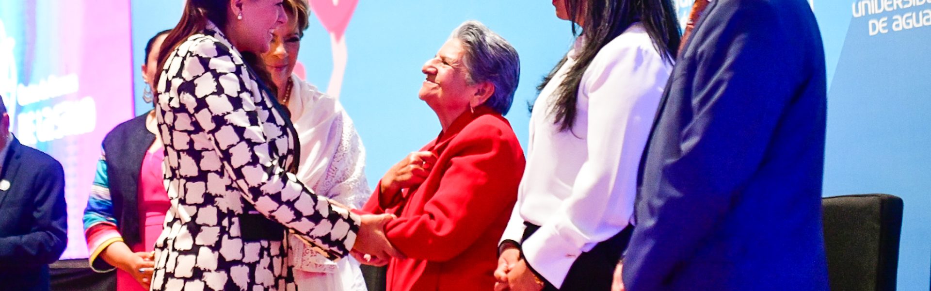 INAUGURA TERE JIMÉNEZ FORO DE LA SALUD PARA ADULTOS MAYORES 2024