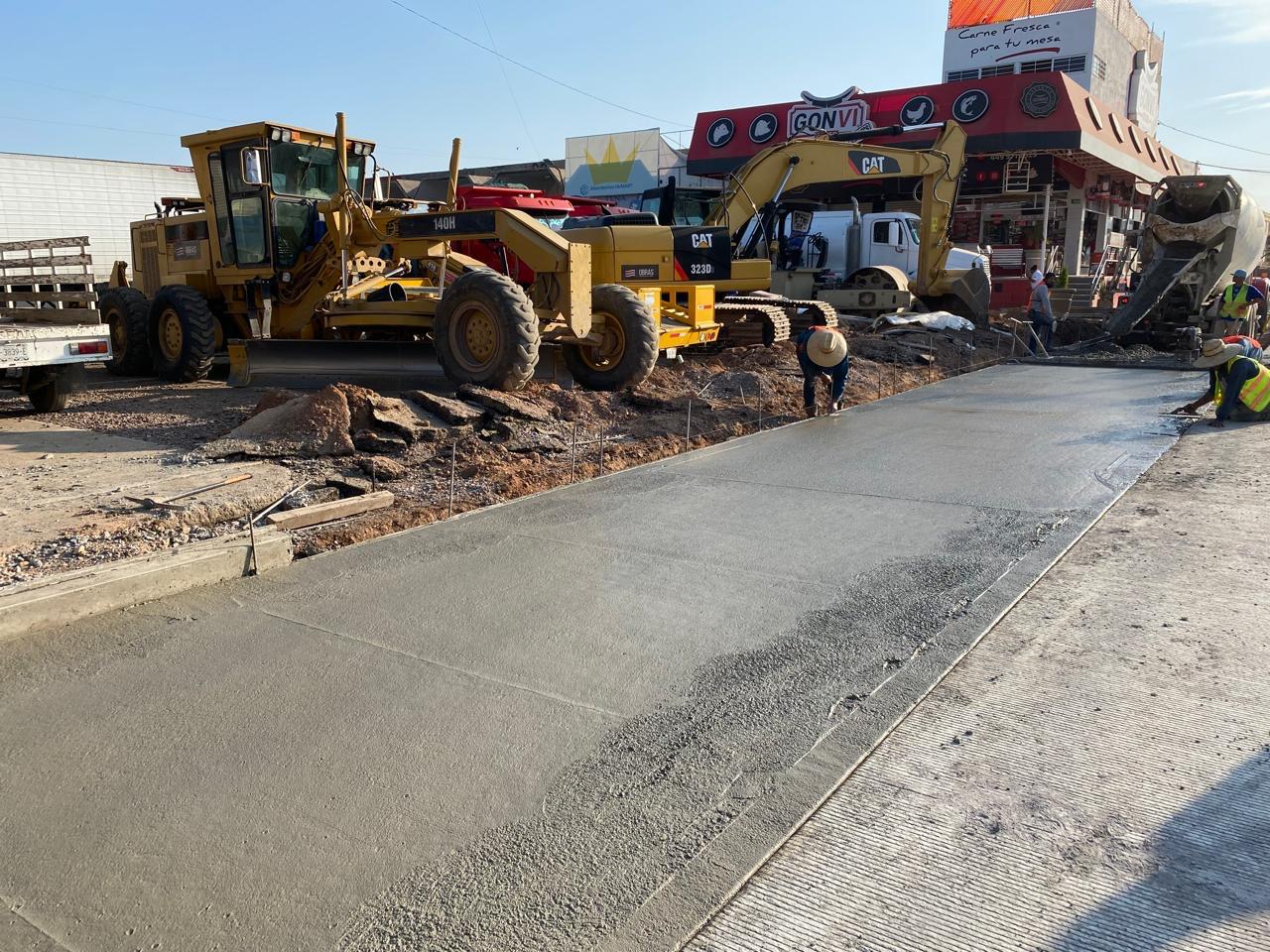 AVANZAN LOS TRABAJOS DE REHABILITACIÓN VIAL EN LA AVENIDA DEL MERCADO DE ABASTOS