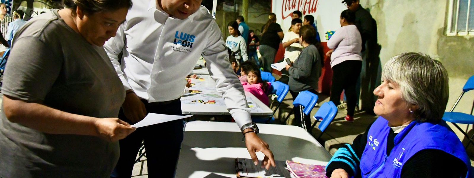 LUIS LEÓN LLEVA PROGRAMA DE PREVENCIÓN DEL DELITO A EL RIEGO