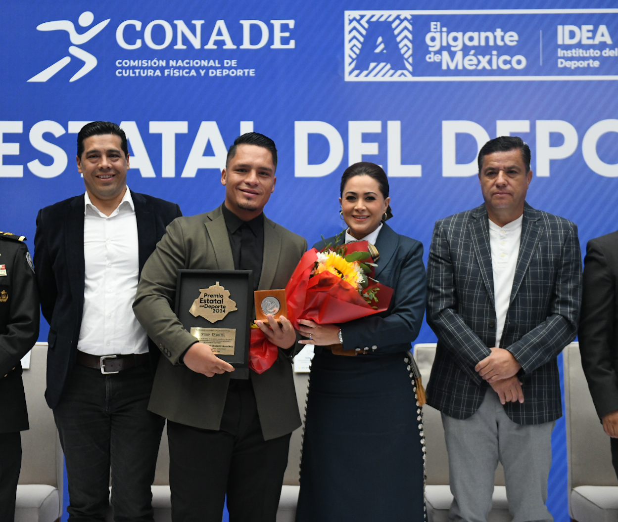 RECONOCE TERE JIMÉNEZ A ATLETAS DESTACADOS CON EL PREMIO ESTATAL DEL DEPORTE