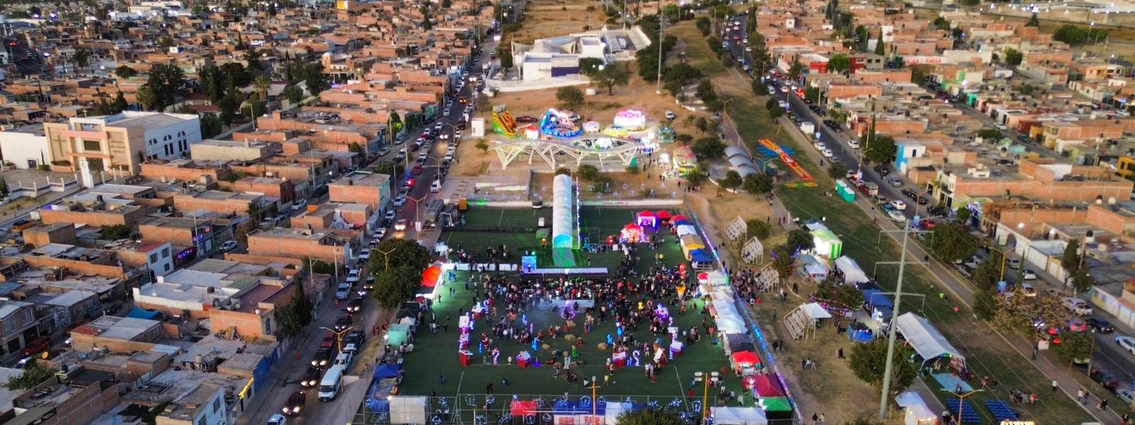INAUGURA TERE JIMÉNEZ VILLA NAVIDAD EN LA LÍNEA VERDE, UN LUGAR LLENO DE MAGIA Y ACTIVIDADES GRATUITAS PARA TODA LA FAMILIA