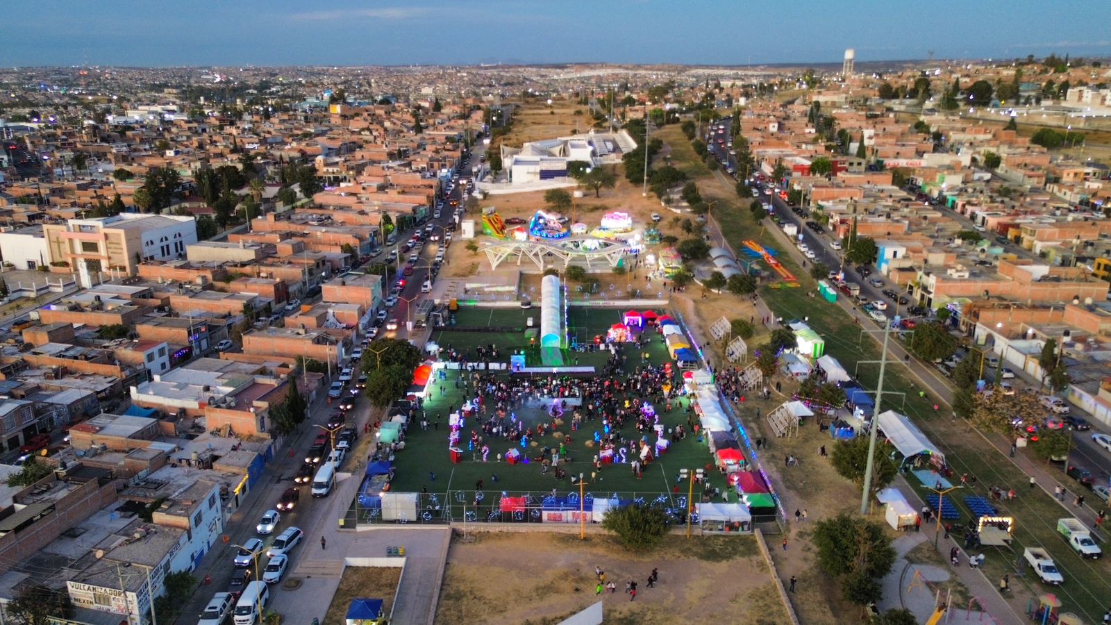 INAUGURA TERE JIMÉNEZ VILLA NAVIDAD EN LA LÍNEA VERDE, UN LUGAR LLENO DE MAGIA Y ACTIVIDADES GRATUITAS PARA TODA LA FAMILIA