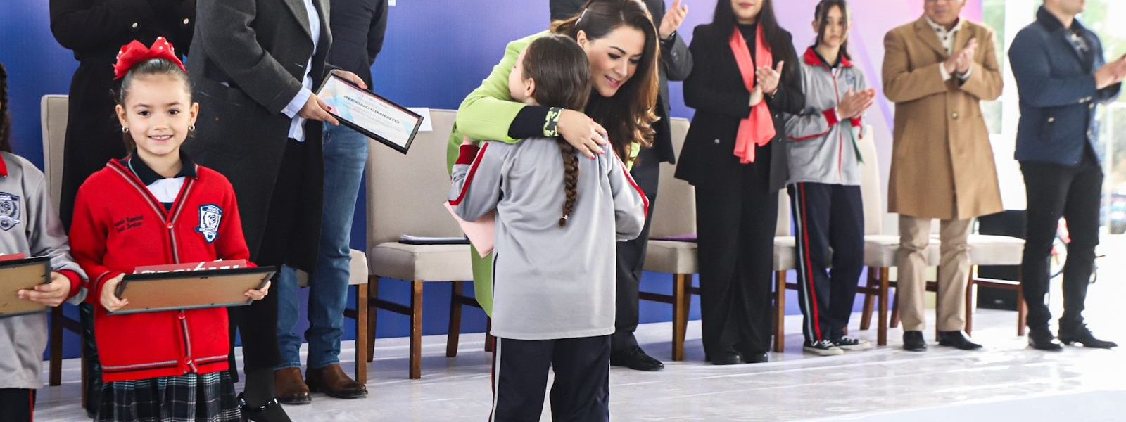 ENTREGA TERE JIMÉNEZ NUEVO KÍNDER, PRIMARIA Y SECUNDARIA EN SAN GERARDO