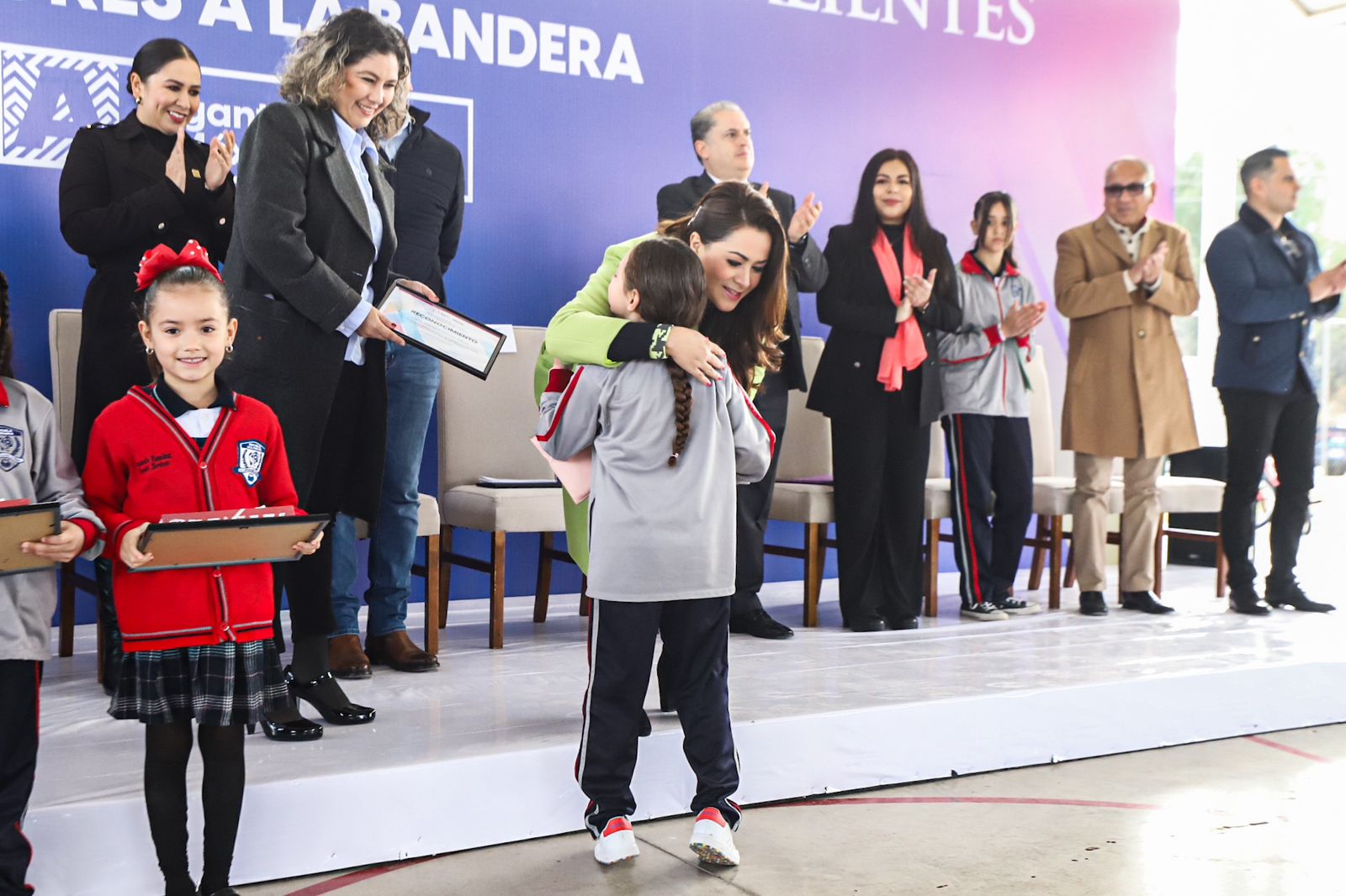 ENTREGA TERE JIMÉNEZ NUEVO KÍNDER, PRIMARIA Y SECUNDARIA EN SAN GERARDO