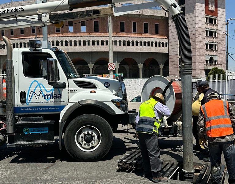 💦 Limpieza de Caimanes 👷🏼‍♂️