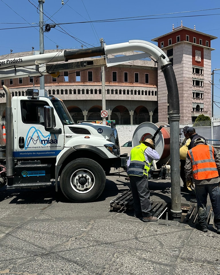 💦 Limpieza de Caimanes 👷🏼‍♂️