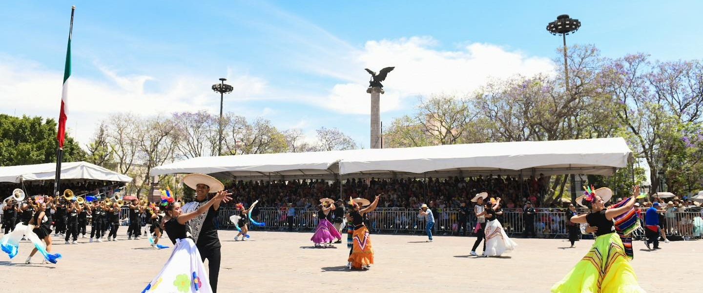EN UN AMBIENTE DE ALEGRÍA, TERE JIMÉNEZ ENCABEZÓ EL TRADICIONAL DESFILE DE PRIMAVERA DE LA FERIA NACIONAL DE SAN MARCOS 2025