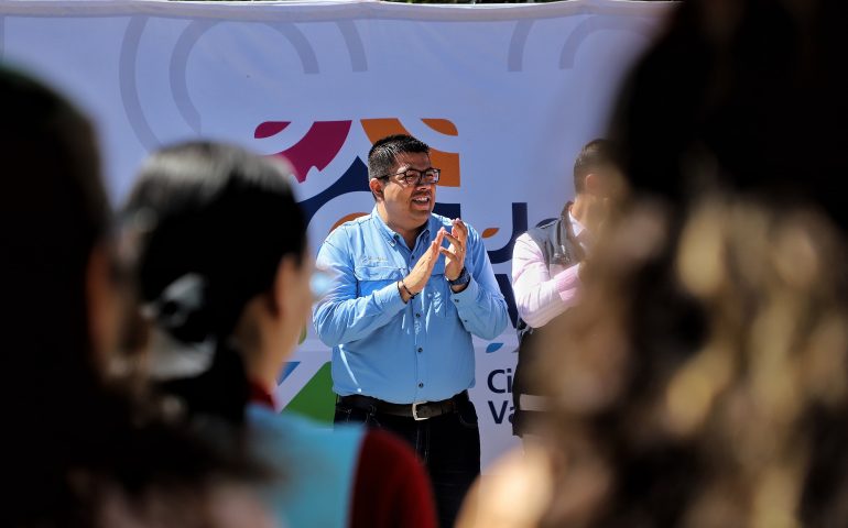 ENTREGA CÉSAR MEDINA CALLE RENOVADA Y LLENA DE COLOR TRAS REHABILITACIÓN