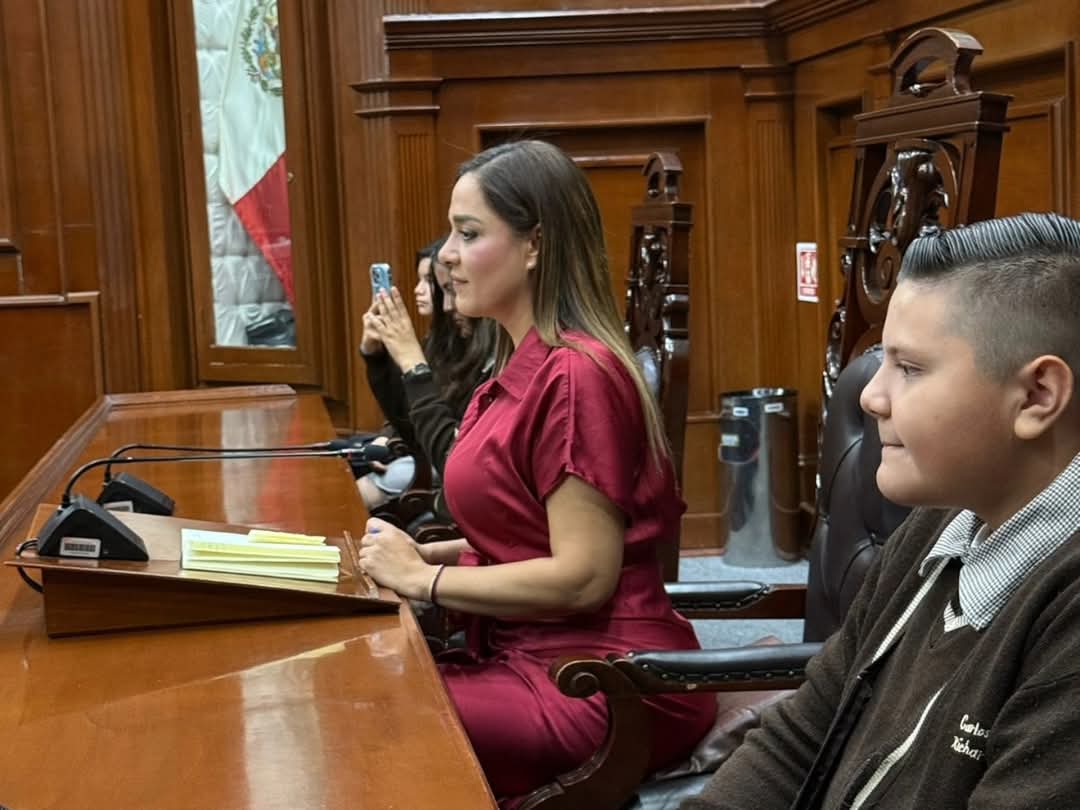 JÓVENES ESTUDIANTES, EL PRESENTE DE LA LEGISLACIÓN: ARLETTE MUÑOZ LOS CONVOCA A NO SER INDIFERENTES.