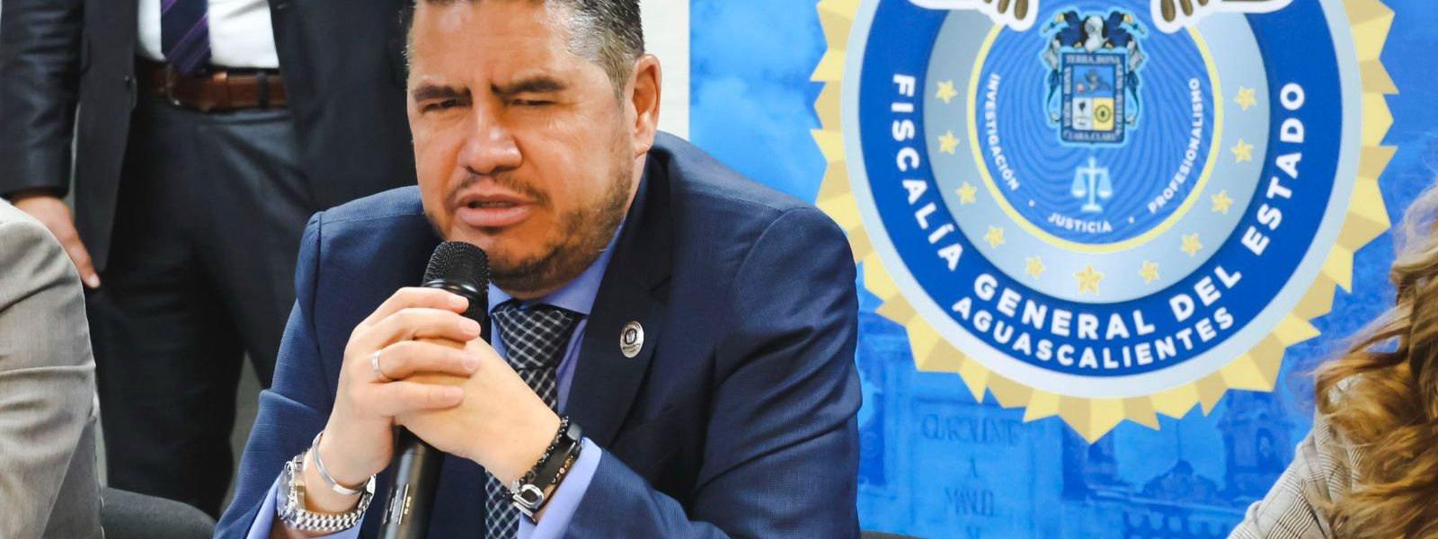 SE REUNE EL FISCAL GENERAL DEL ESTADO CON FAMILIAS DE PERSONAS DESAPARECIDAS