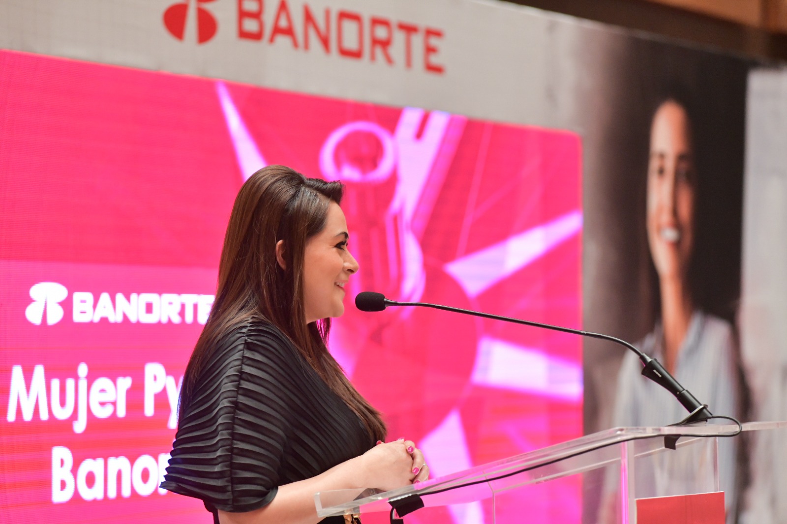 ​​TERE JIMÉNEZ REAFIRMA SU COMPROMISO CON LAS MUJERES EMPRENDEDORAS