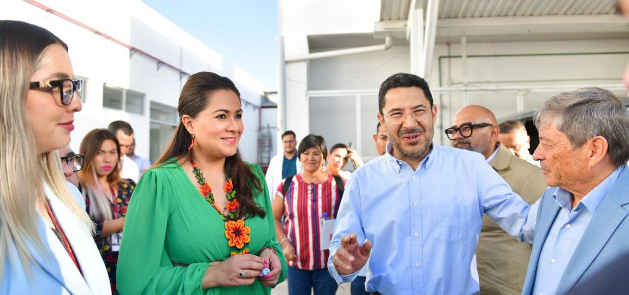 TERE JIMÉNEZ Y MARTÍ BATRES ANALIZAN NUEVOS PROYECTOS DEL ISSSTE EN BENEFICIO DE AGUASCALIENTES