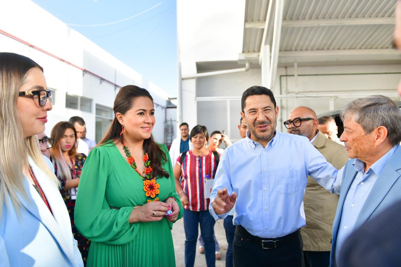 TERE JIMÉNEZ Y MARTÍ BATRES ANALIZAN NUEVOS PROYECTOS DEL ISSSTE EN BENEFICIO DE AGUASCALIENTES