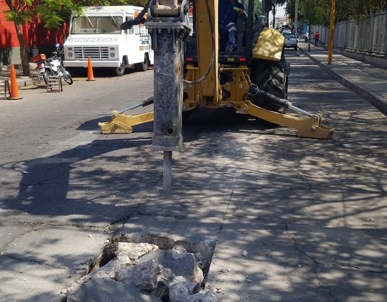 🤝👷🏻‍♀️EN COORDINACIÓN CON SOPMA, INICIAMOS TRABAJOS DE REHABILITACIÓN EN REDES DE ALCANTARILLADO EN EL BARRIO LA PURÍSIMA