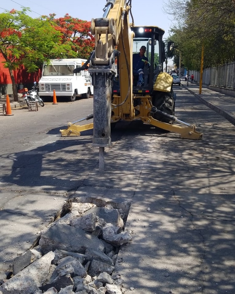 🤝👷🏻‍♀️EN COORDINACIÓN CON SOPMA, INICIAMOS TRABAJOS DE REHABILITACIÓN EN REDES DE ALCANTARILLADO EN EL BARRIO LA PURÍSIMA