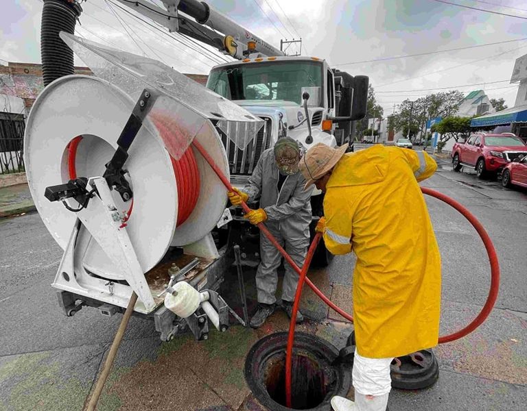 💦🚧 REFORZAMOS MANTENIMIENTO DE ALCANTARILLADO POR TEMPORADA DE LLUVIAS