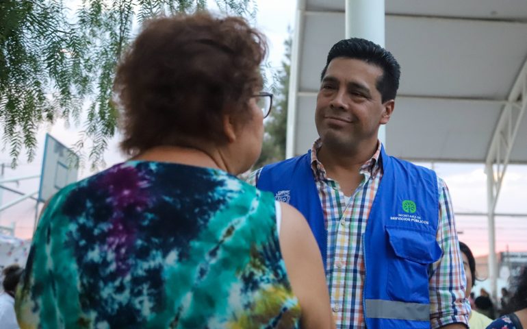 ATIENDE LEO MONTAÑEZ INQUIETUDES DE VECINOS DEL FRACCIONAMIENTO SOBERANA CONVENCIÓN
