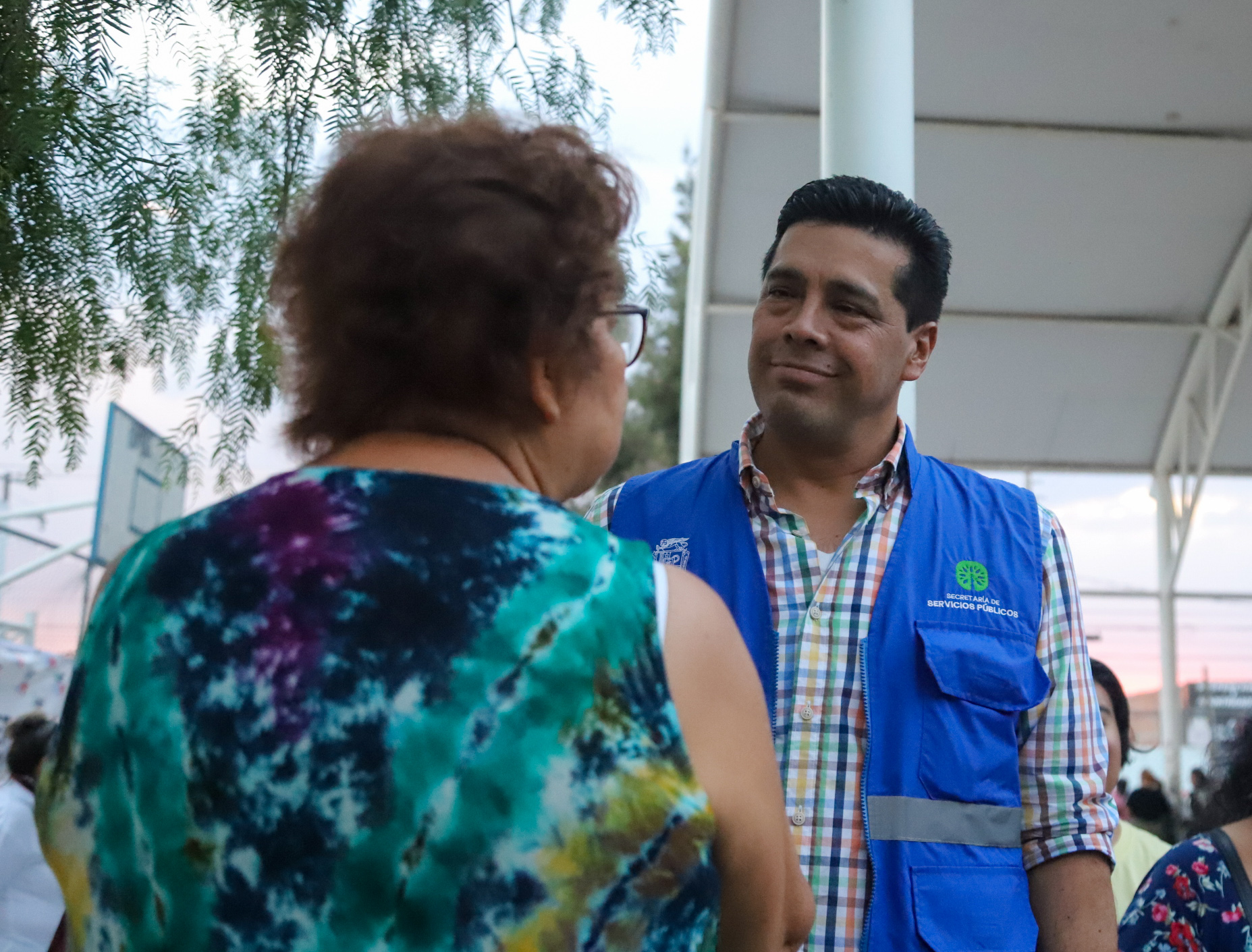 ATIENDE LEO MONTAÑEZ INQUIETUDES DE VECINOS DEL FRACCIONAMIENTO SOBERANA CONVENCIÓN