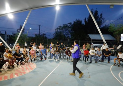 ATIENDE LEO MONTAÑEZ PETICIONES DE VECINOS DE POTREROS DEL OESTE