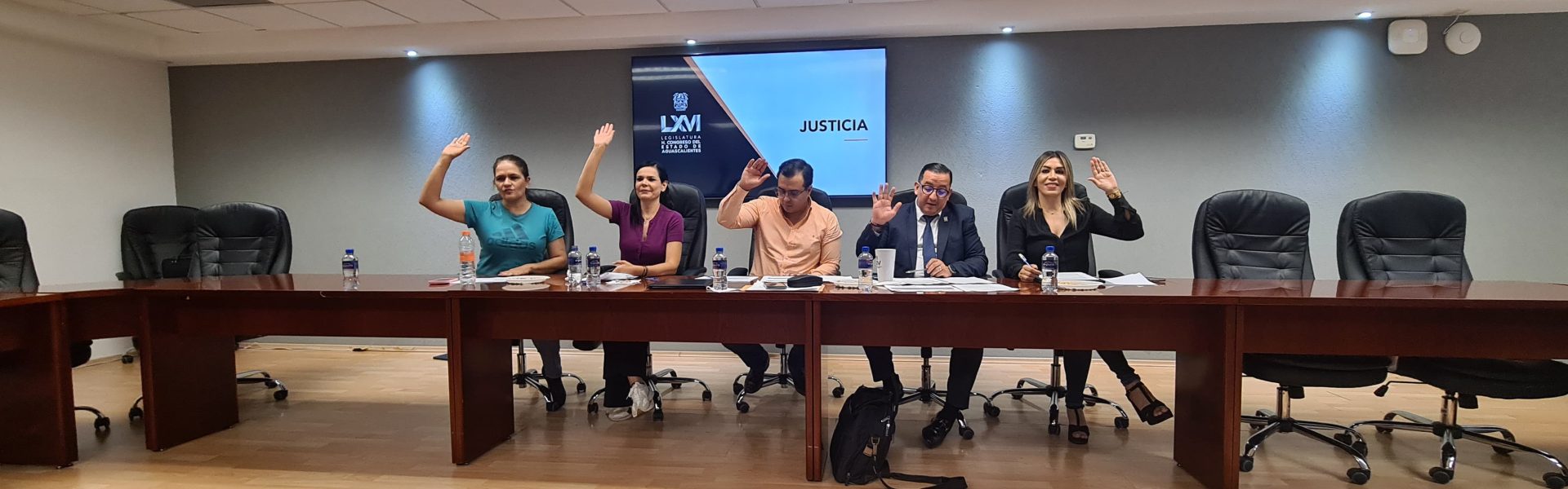 CONGRESISTAS AVALAN EN COMISIÓN REFORMAS AL CÓDIGO CIVIL