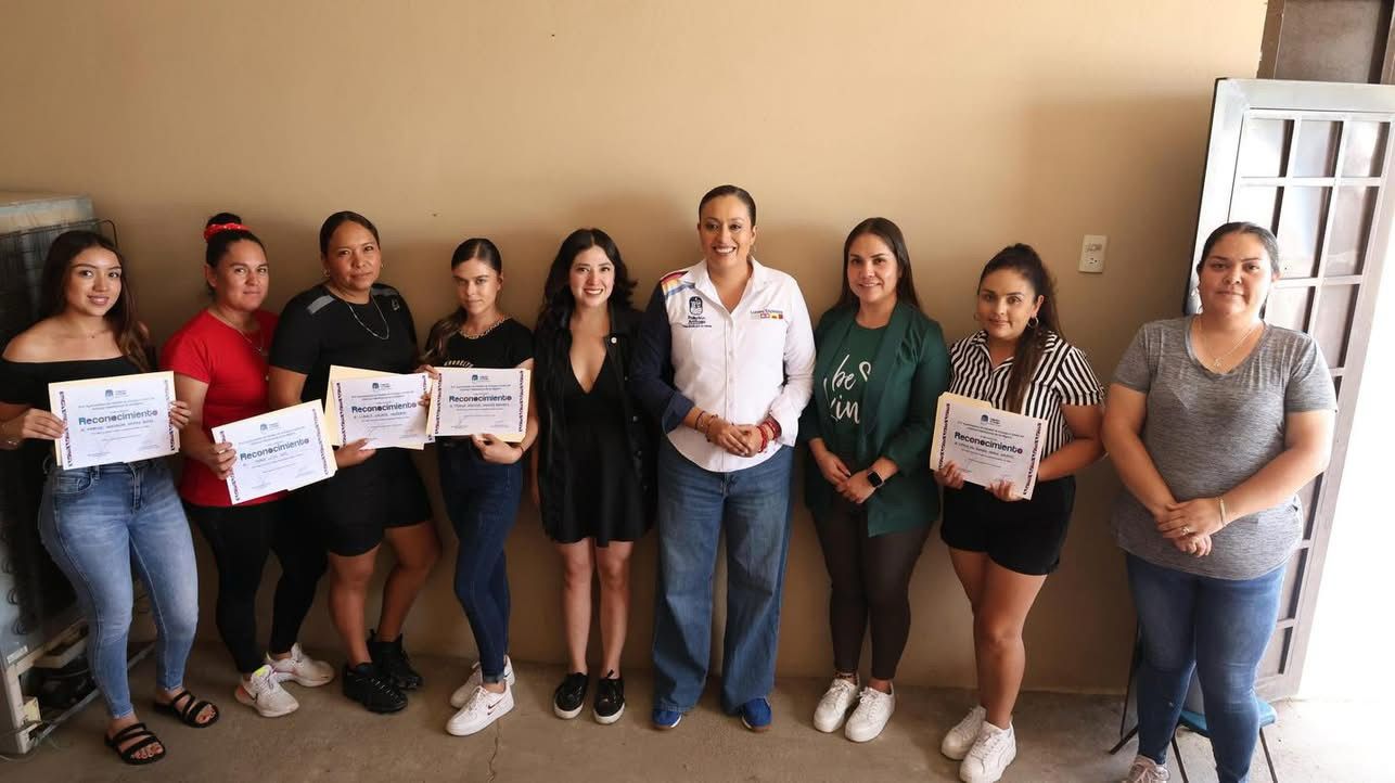 Concluye con éxito curso básico de uñas en Gámez Orozco, impulsando el desarrollo de mujeres en Pabellón de Arteaga