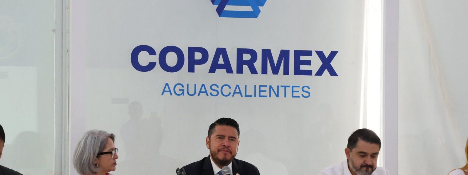 EL FISCAL GENERAL DEL ESTADO, COMPARTE AVANCES CON MIEMBROS DE COPARMEX AGUASCALIENTES