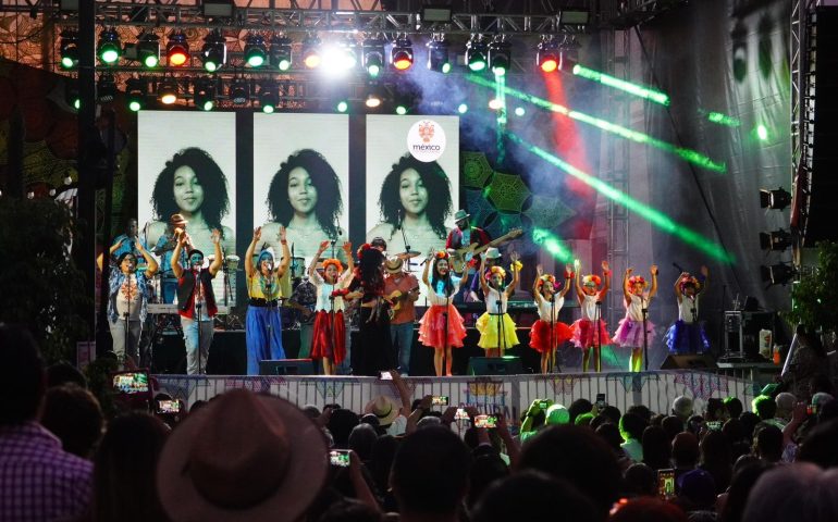 EL TALENTO DEL CENTRO CULTURAL MÉXICO CONTEMPORÁNEO DESPIDIÓ AL CORREDOR CARRANZA CON POP, ROCK Y JAZZ