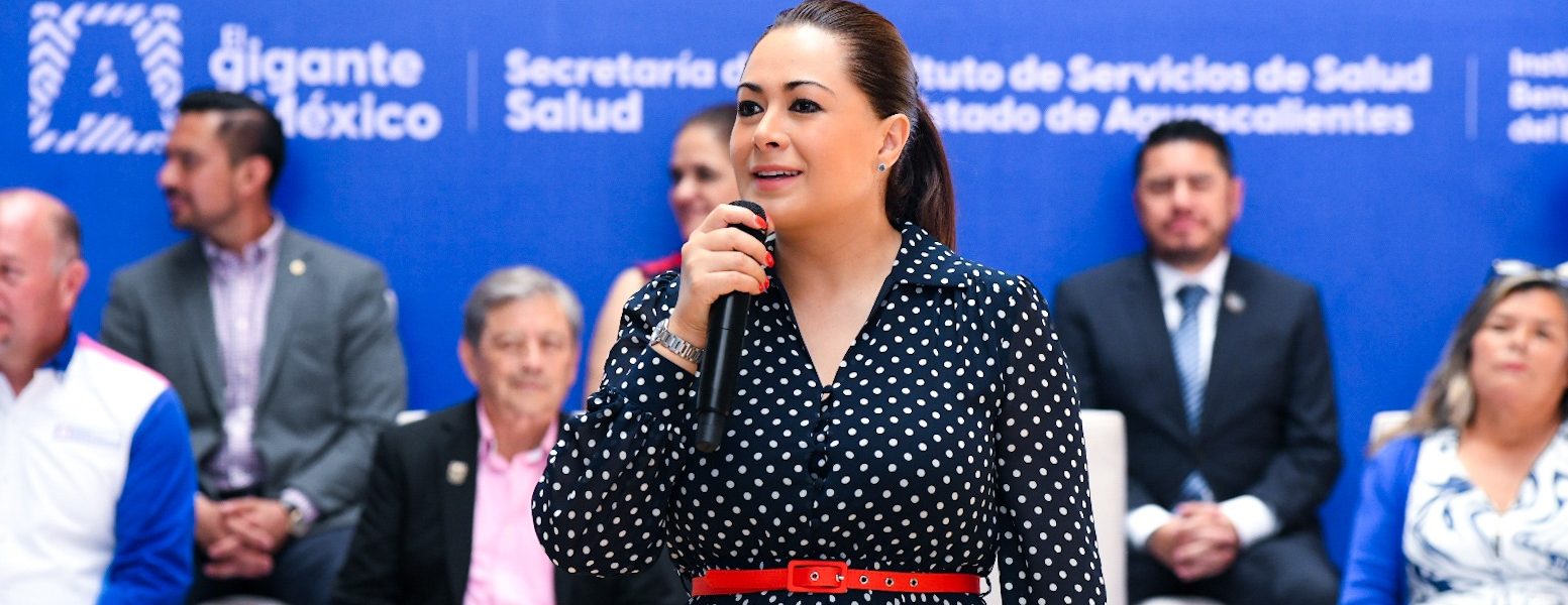 ENTREGA TERE JIMÉNEZ LENTES, AUXILIARES AUDITIVOS, ANDADERAS Y SILLAS DE RUEDAS A QUIENES MÁS LO NECESITAN