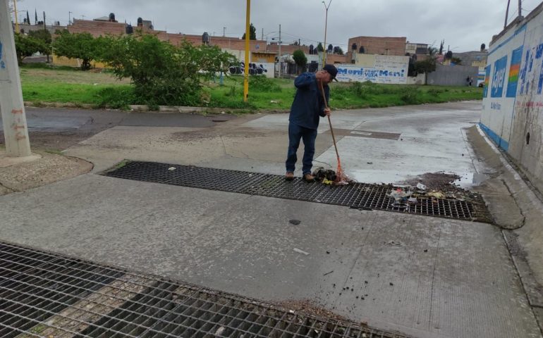 INTENSIFICA MUNICIPIO DE AGUASCALIENTES LIMPIEZA DE ALCANTARILLAS Y CAIMANES