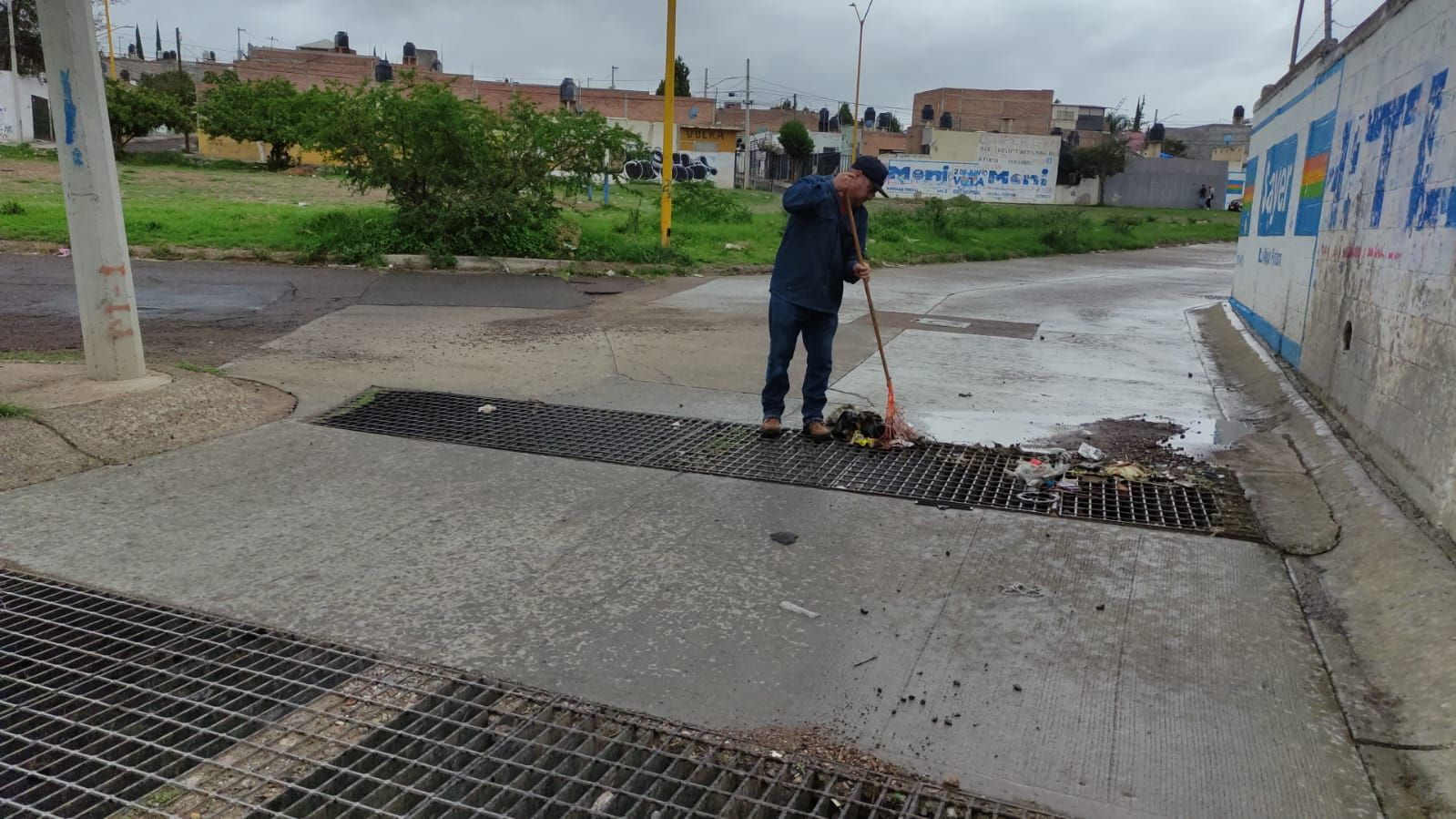 INTENSIFICA MUNICIPIO DE AGUASCALIENTES LIMPIEZA DE ALCANTARILLAS Y CAIMANES