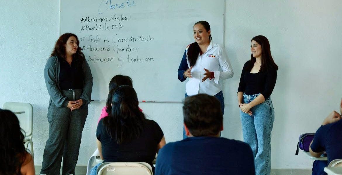 Lucero Espinoza refrenda su compromiso con la educación durante visita a alumnos de la Preparatoria Abierta