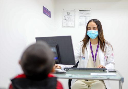 MEDICAMENTOS, ATENCIÓN MÉDICA, ESTUDIOS DE LABORATORIO, ULTRASONIDOS Y MÁS SERVICIOS GRATIS CON EL SEGURO POPULAR AGUASCALIENTES