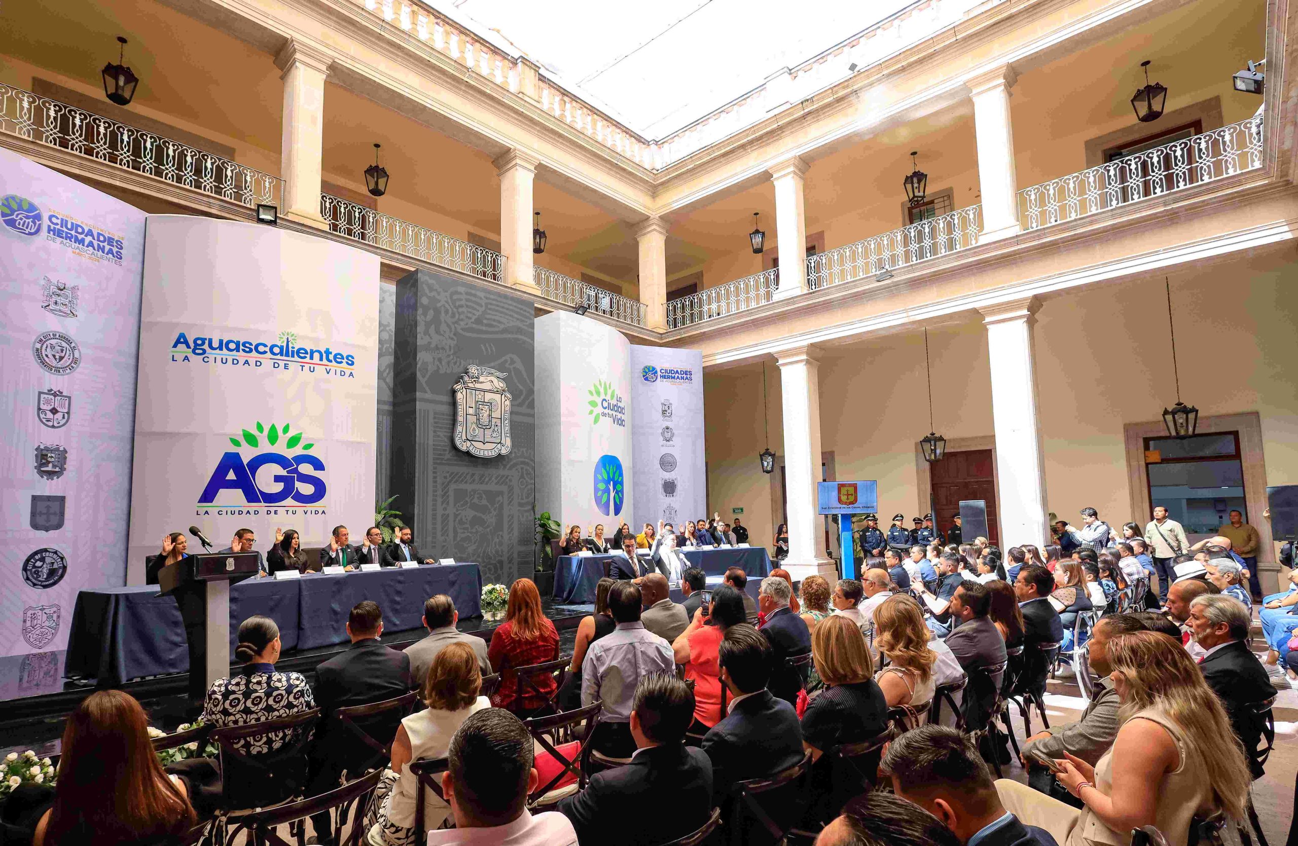 MUNICIPIOS DE AGUASCALIENTES Y VILLA DE ÁLVAREZ, COLIMA FIRMAN HERMANAMIENTO