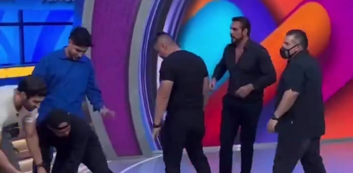 ¡Alberto del Río se descontrola y desata el caos en Venga la Alegría! 