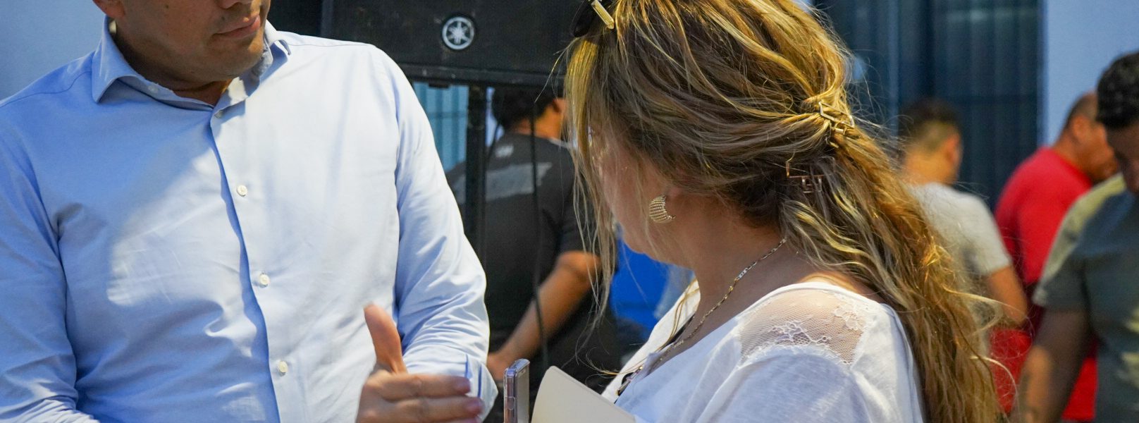 SE REÚNE LEO MONTAÑEZ CON VECINOS DE COLONIA INSURGENTES
