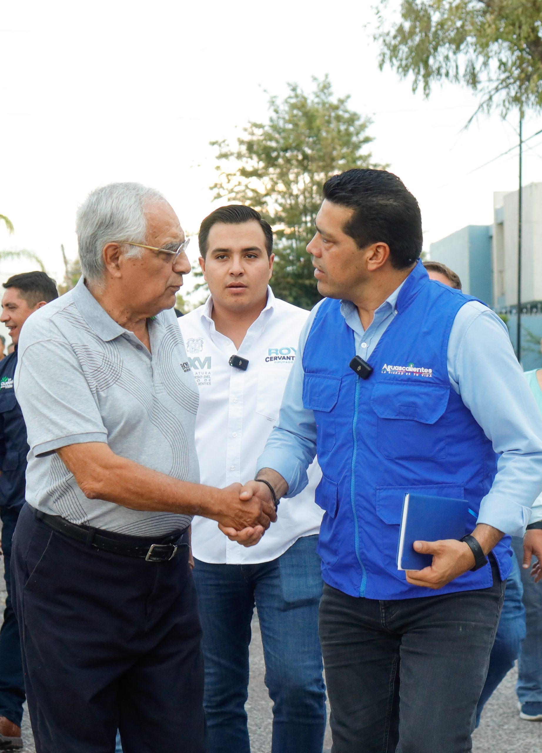 SOSTIENE LEO MONTAÑEZ DIÁLOGO DIRECTO CON VECINOS DE JARDINES DE LA ASUNCIÓN