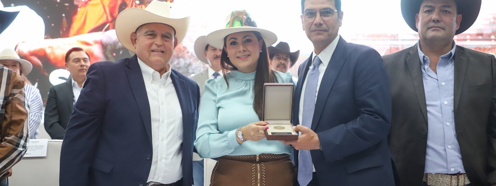 TERE JIMÉNEZ INAUGURA CONVENCIÓN NACIONAL GANADERA Y REFRENDA SU COMPROMISO CON EL SECTOR