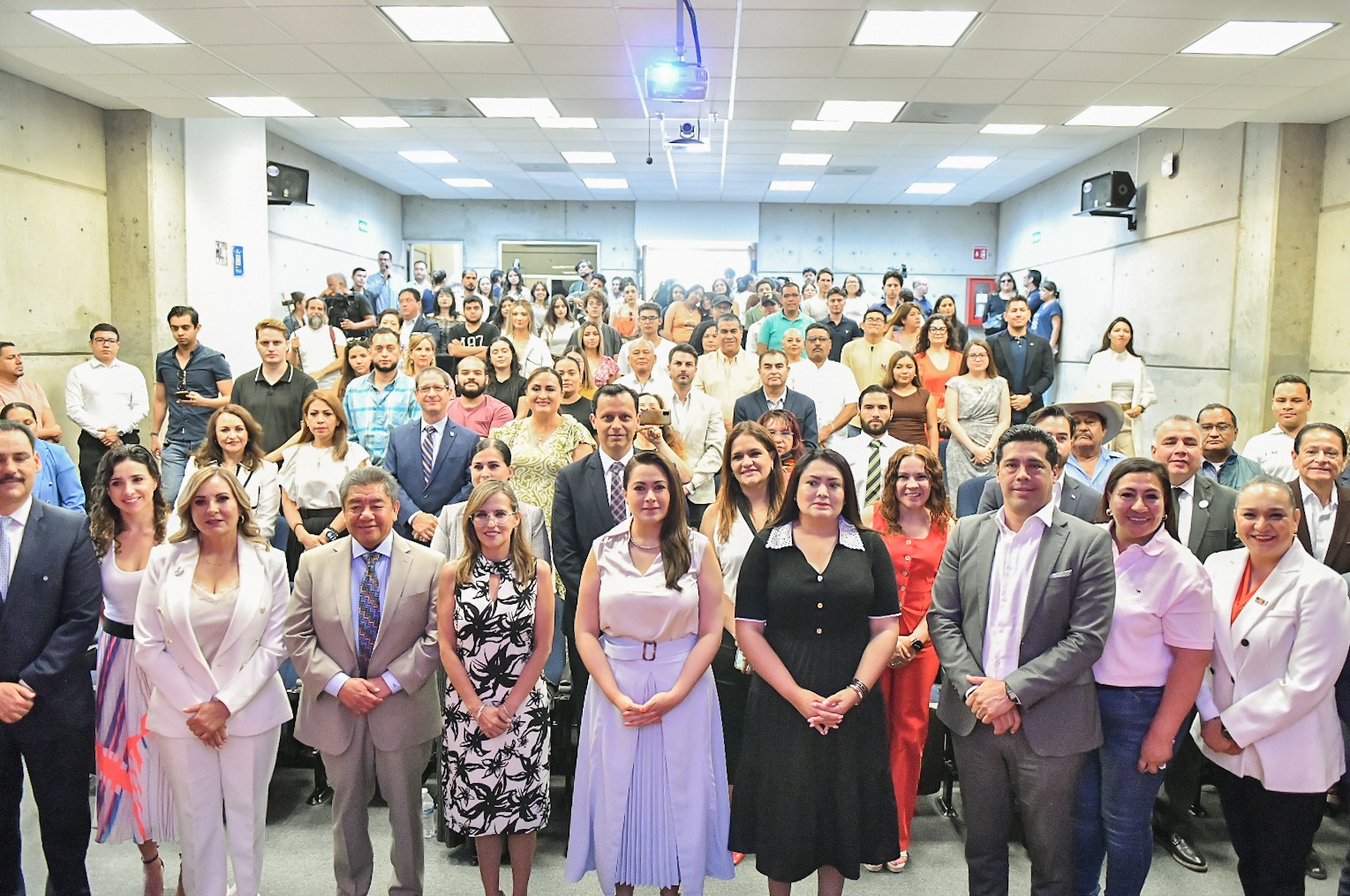 TERE JIMÉNEZ REAFIRMA SU COMPROMISO CON PROMOVER ACCIONES QUE BENEFICIEN A MIGRANTES Y SUS FAMILIAS