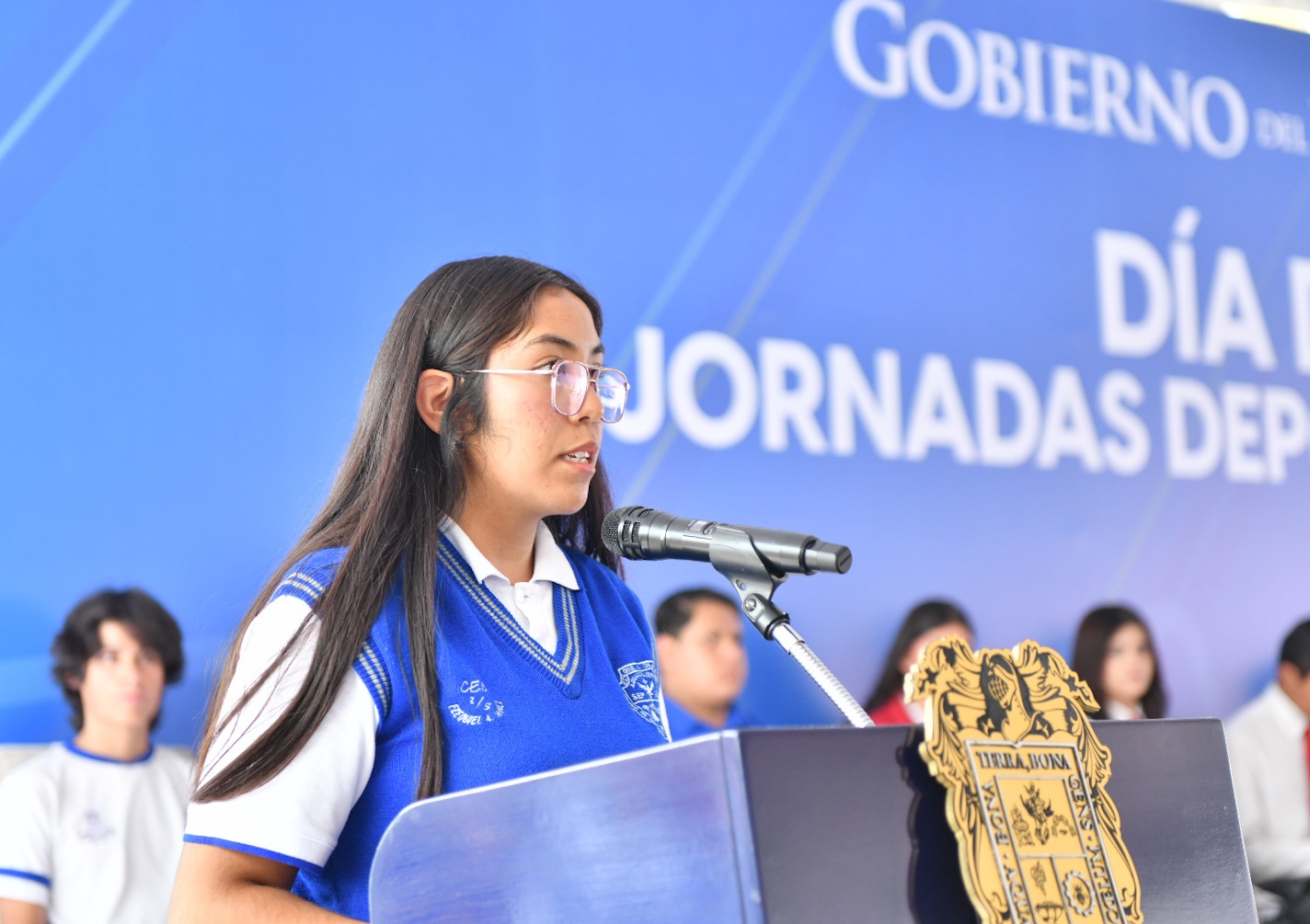TERE JIMÉNEZ CELEBRA EL DÍA DEL ESTUDIANTE 2025 JUNTO A MÁS DE 3 MIL JÓVENES