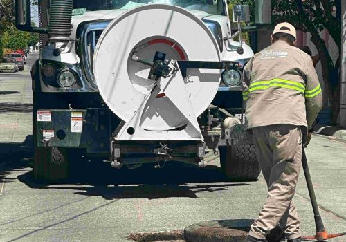 REFUERZA MIAA MANTENIMIENTO DE ALCANTARILLADO POR TEMPORADA DE LLUVIAS