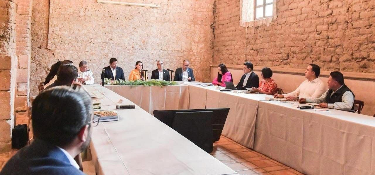 Hoy participé en la 7ma reunión mensual de trabajo de presidentes municipales, junto a la Gobernadora Tere Jiménez y los alcaldes de Aguascalientes, en el Municipio de Jesús María. 🤝