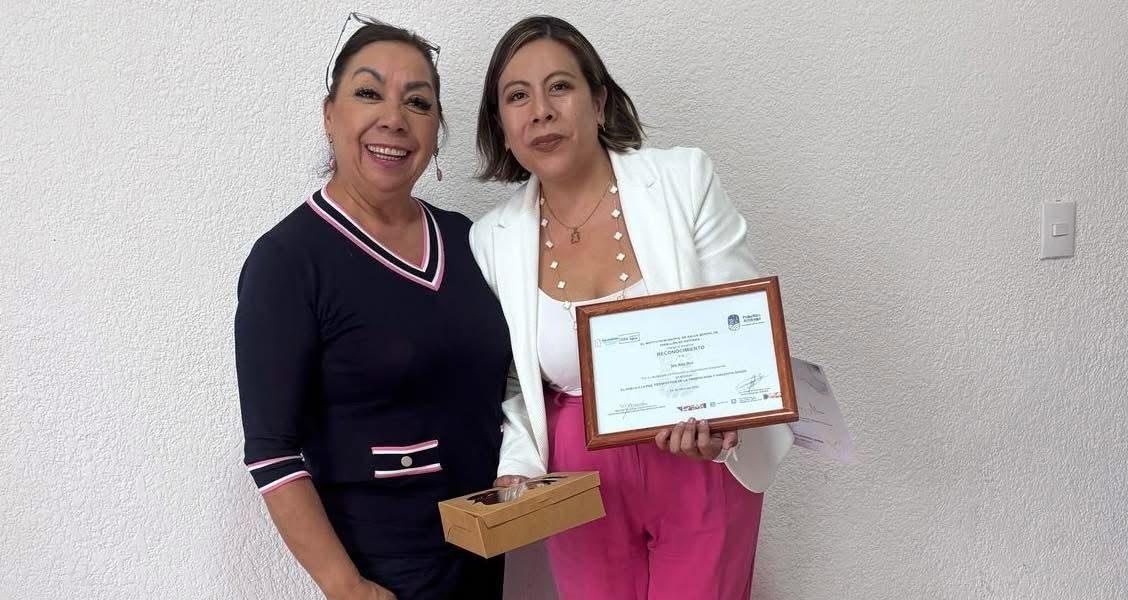 la Dra. Katy Rico, experta tanatóloga y fundadora del Instituto del Duelo La Paz por México, quien brindó una capacitación