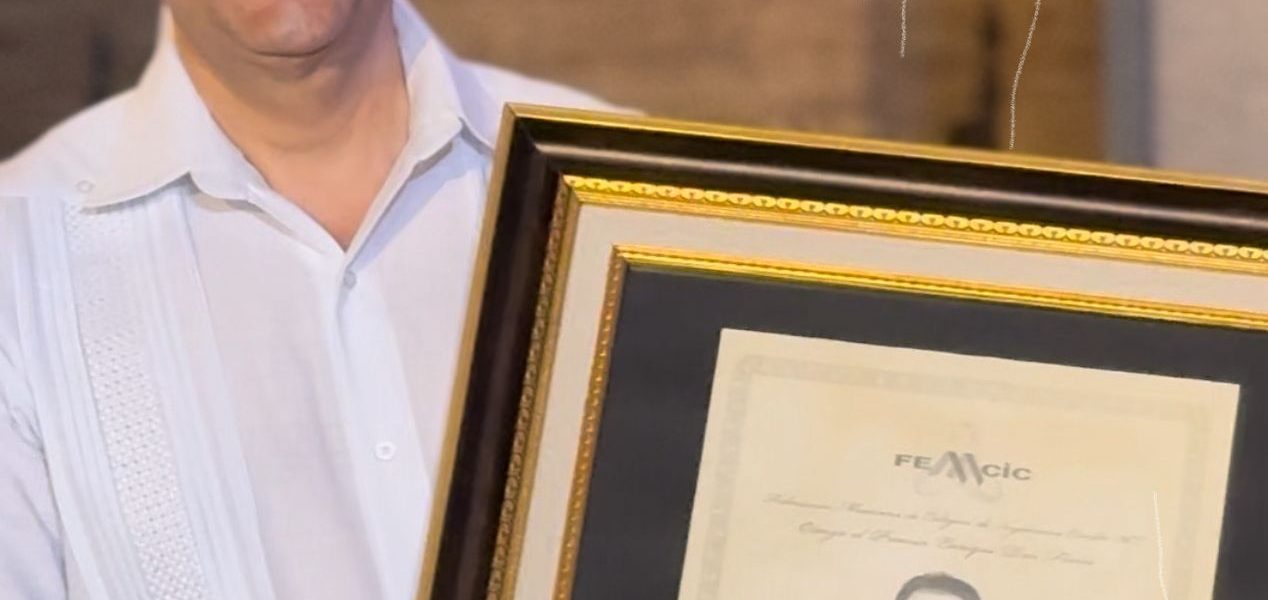 Reconocen a Toño Martín del Campo a nivel nacional por su trayectoria en el servicio público