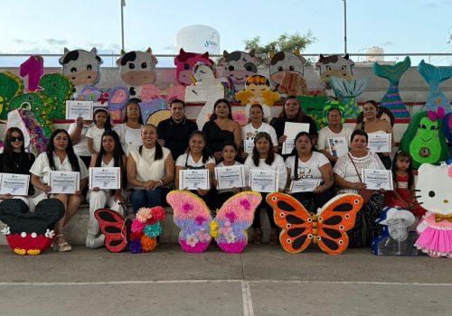 🎉✨ Clausura del Taller de Piñatas del CDC 05 de Mayo ✨🎉
