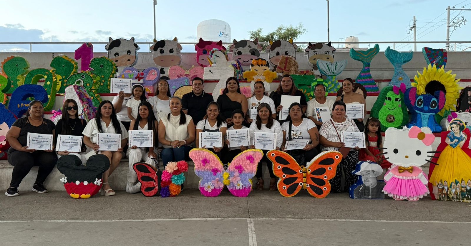 🎉✨ Clausura del Taller de Piñatas del CDC 05 de Mayo ✨🎉