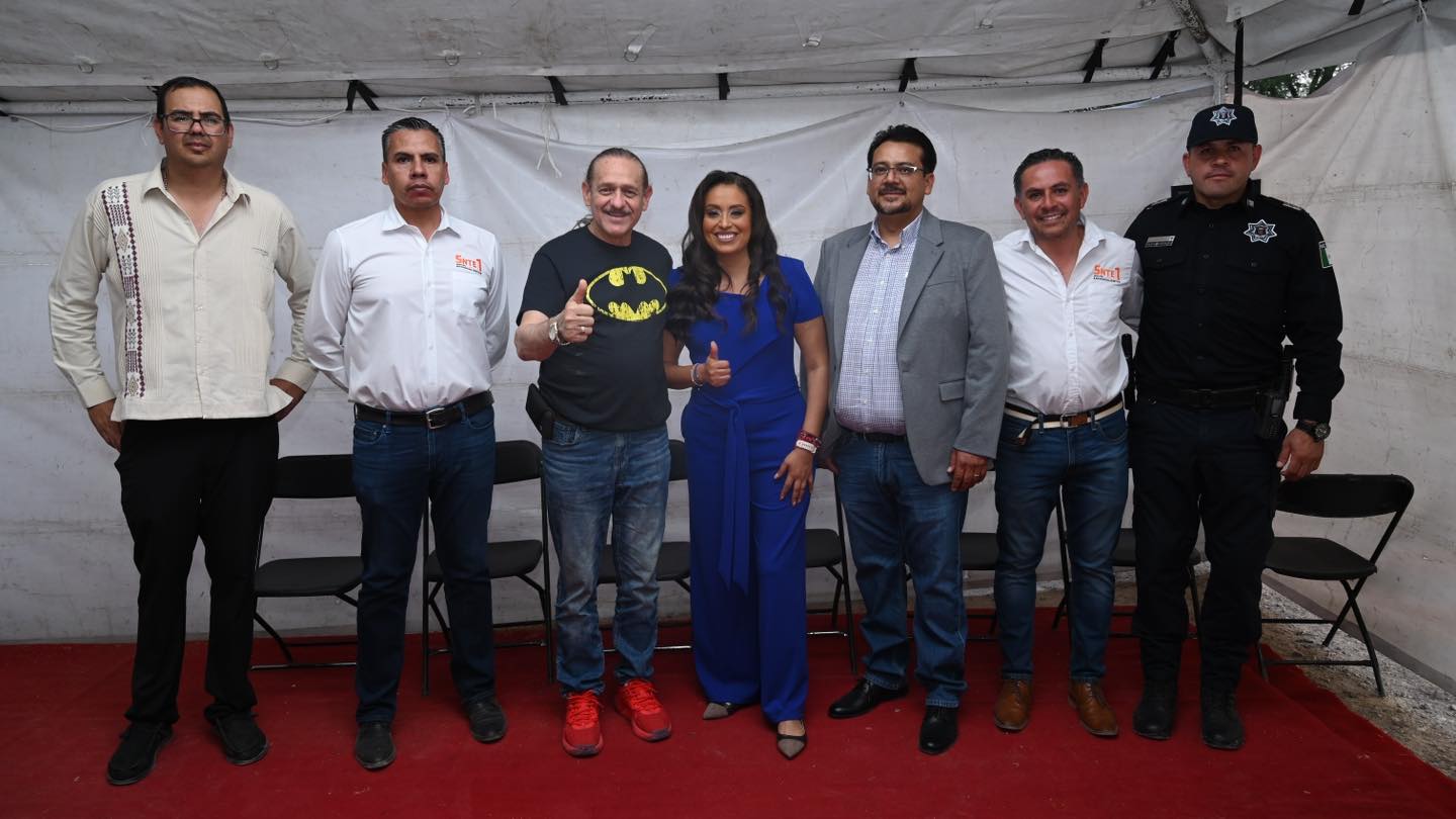 Arrancamos con el festejo del día del maestro con uno de los mejores comediantes de México, bienvenido Teo González