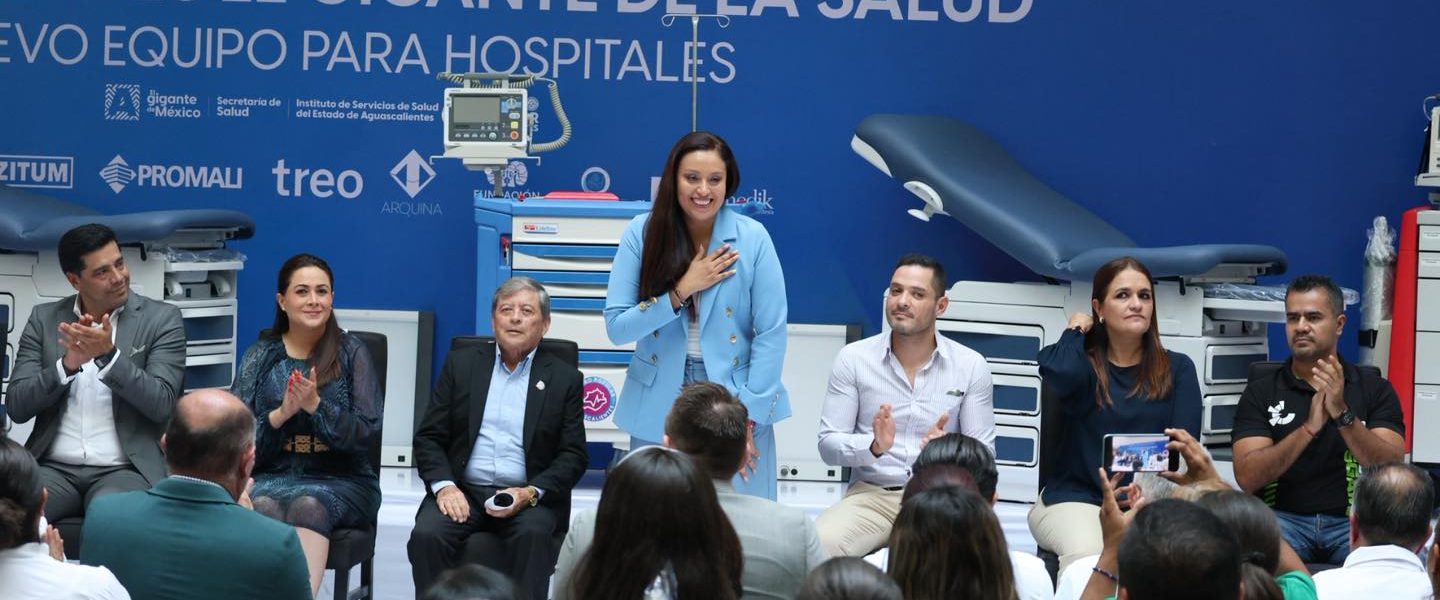 Tuve el honor de acompañar a nuestra Gobernadora Tere Jiménez en la entrega de equipamiento médico de última generación para los hospitales de nuestro estado, incluyendo el Hospital de Pabellón de Arteaga.