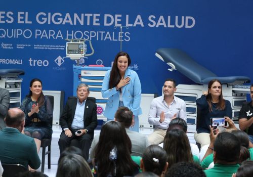 Tuve el honor de acompañar a nuestra Gobernadora Tere Jiménez en la entrega de equipamiento médico de última generación para los hospitales de nuestro estado, incluyendo el Hospital de Pabellón de Arteaga.